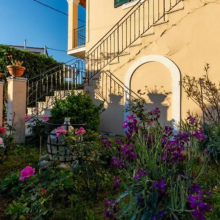 Classy & Traditional House With Fantastic View Kanali (Corfu)